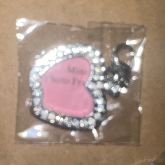 $2 APPLE SMALL ANIMAL COLLAR PHOTO FRAME. NEW. $2 WITH ANY $10 ORDER OR MORE - Picture 5 of 6